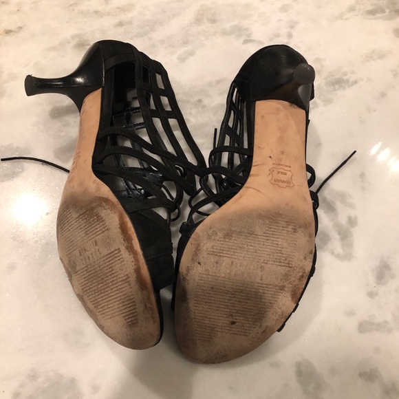 {S t u a r t W e i s m a n} Black Sandal - Picture 5 of 6